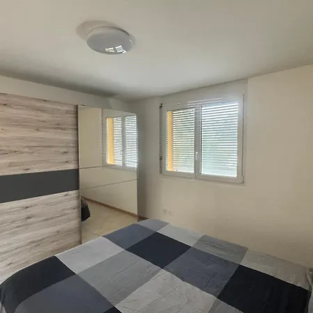 Mary S Apartman Morbio Inferiore